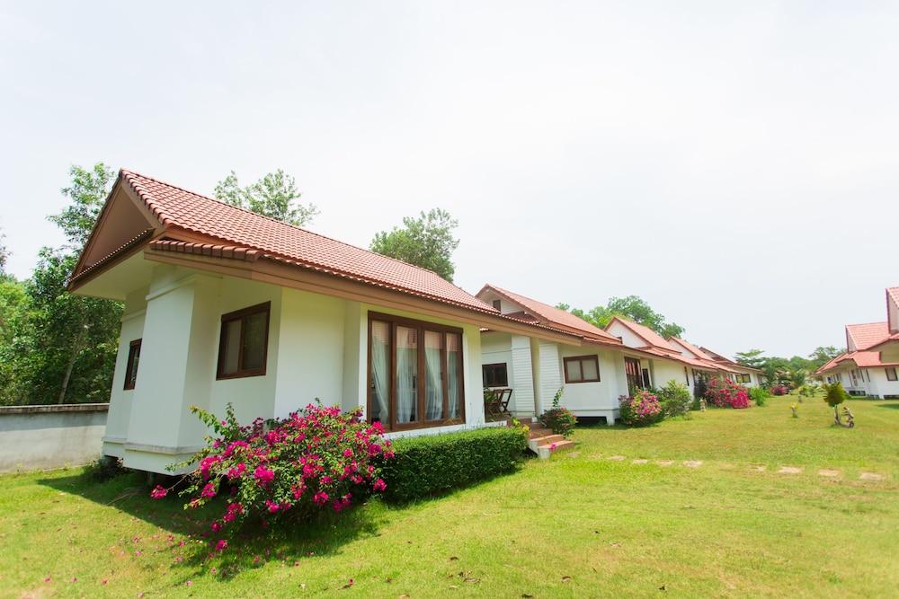 Armonia Village Resort And Spa Csumphon Kültér fotó